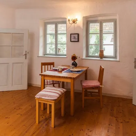 Apartman Szálkai Vályogház Vendégház